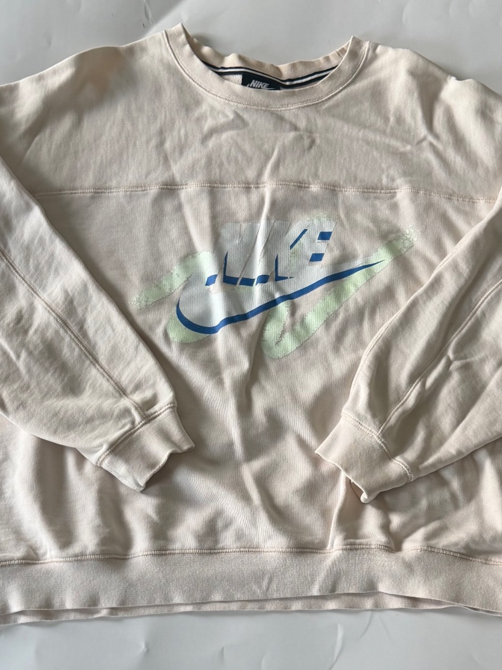 Nike Women's Cropped Baby Pink Crew Neck Sweatshirt Size 1X EUC